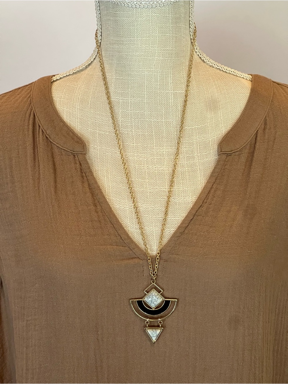 Howlite Pendant Necklace